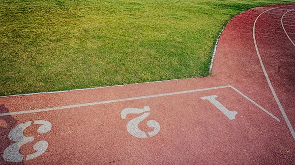 Welche Rolle spielt die Teamstrategie im Basketball?